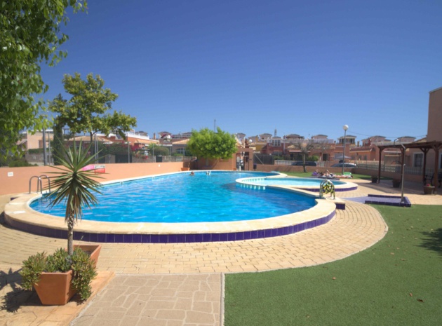 Wederverkoop - Villa - Los Montesinos - La Herrada