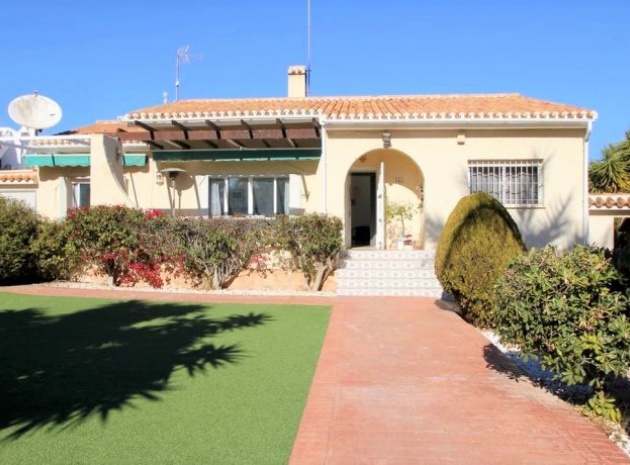 Resale - Villa - Villamartin