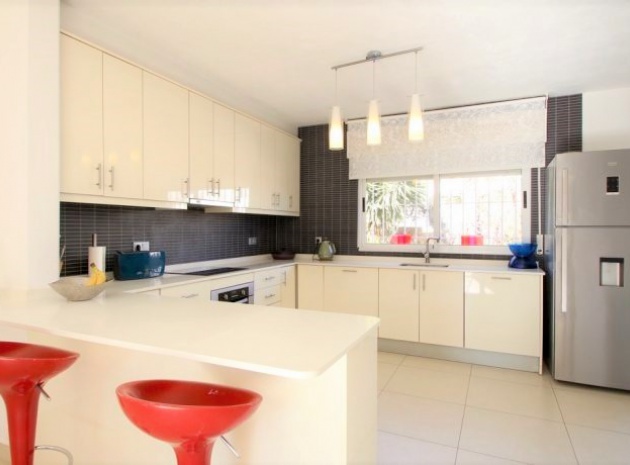 Resale - Villa - Villamartin