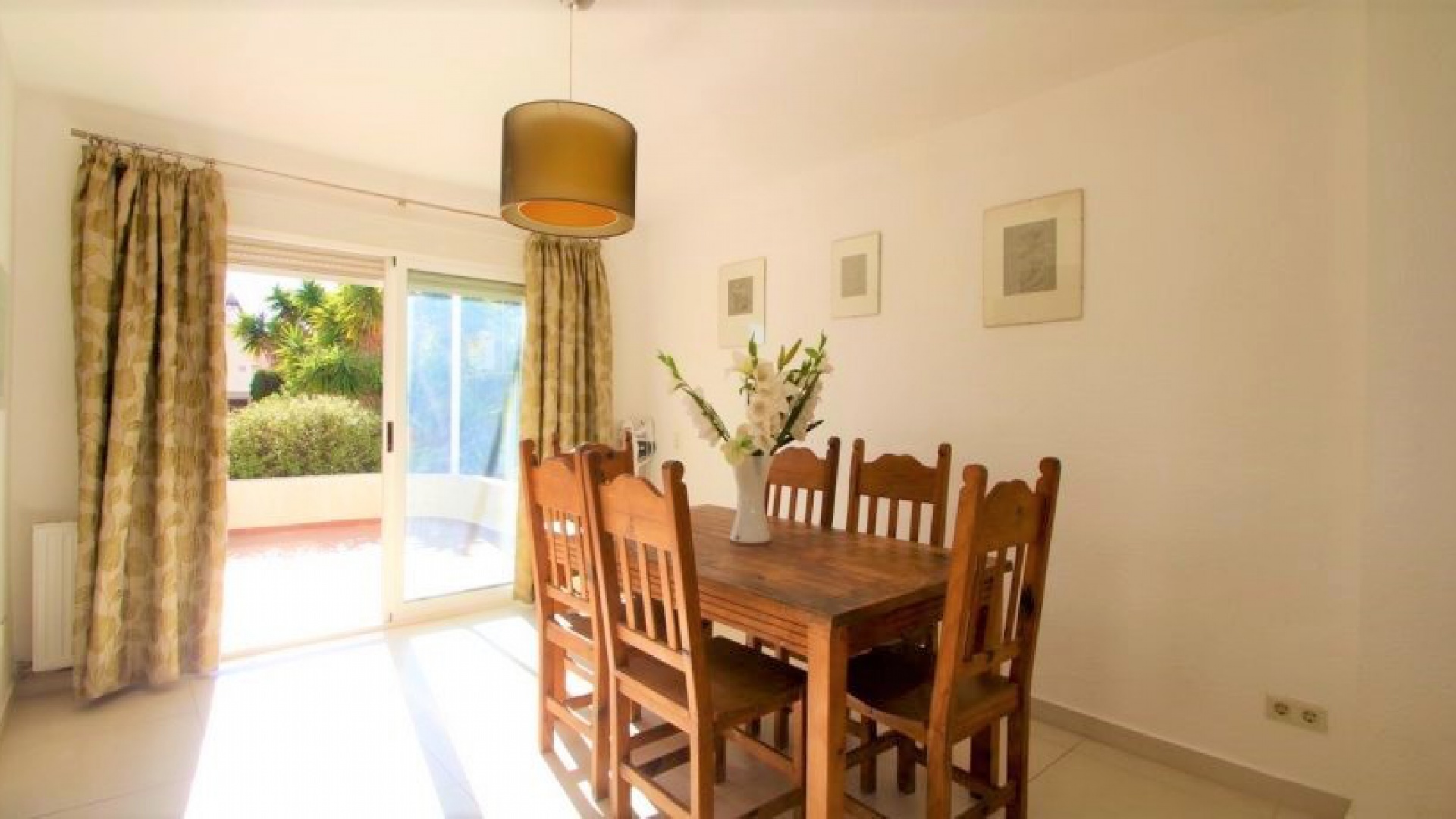 Resale - Villa - Villamartin