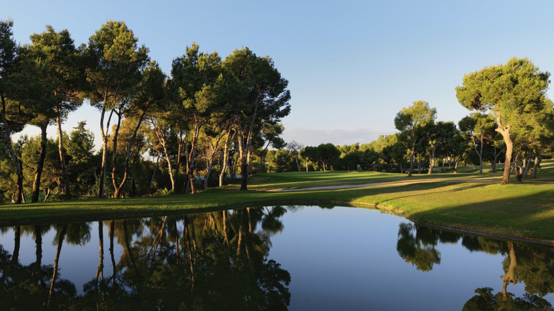 Resale - Villa - Villamartin