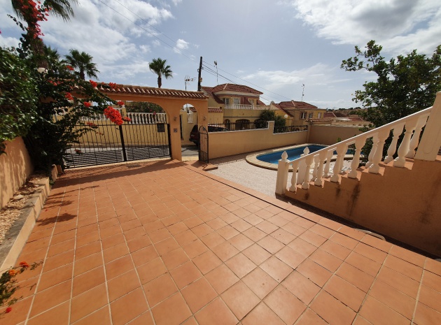 Resale - Villa - Villamartin - El Galan