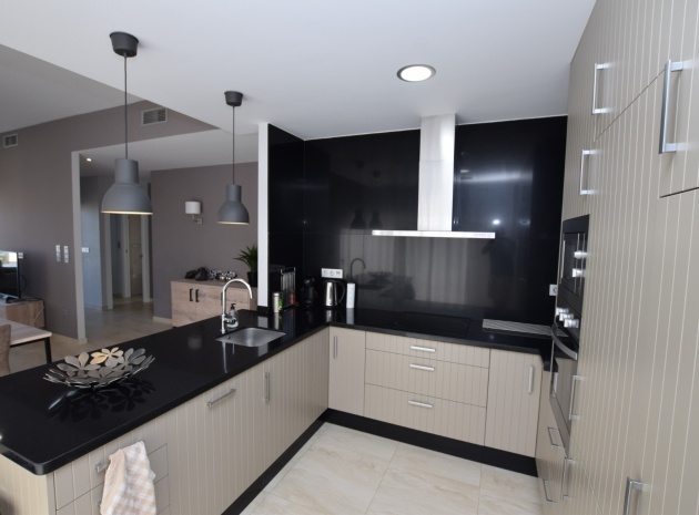 Wiederverkauf - Villa - Villamartin - Pau 8