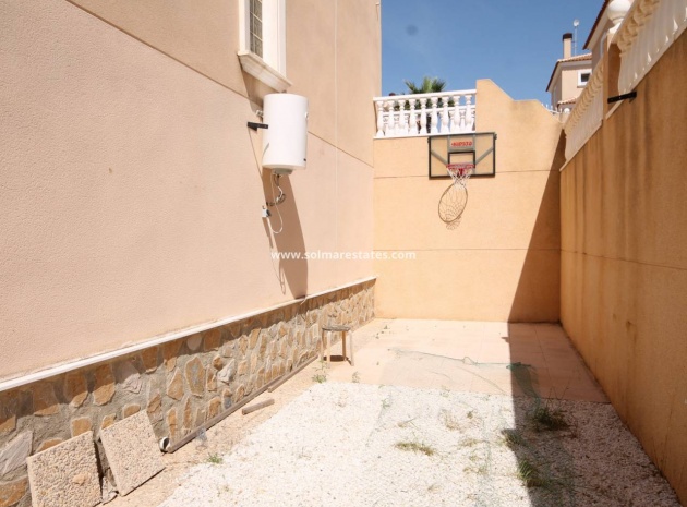 Resale - Villa - Villamartin - El Galan