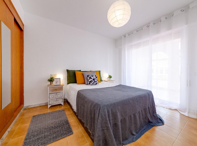 Återförsäljning - Lägenhet - Torrevieja - mar azul