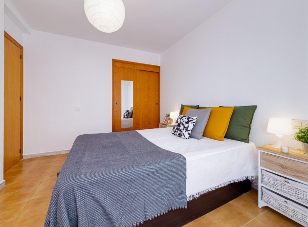 Återförsäljning - Lägenhet - Torrevieja - mar azul