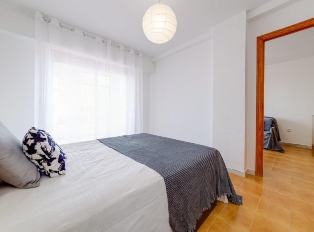 Återförsäljning - Lägenhet - Torrevieja - mar azul