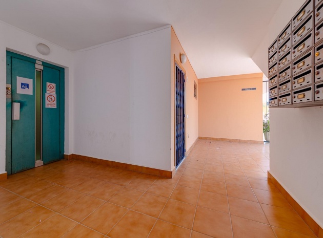 Återförsäljning - Lägenhet - Torrevieja - mar azul