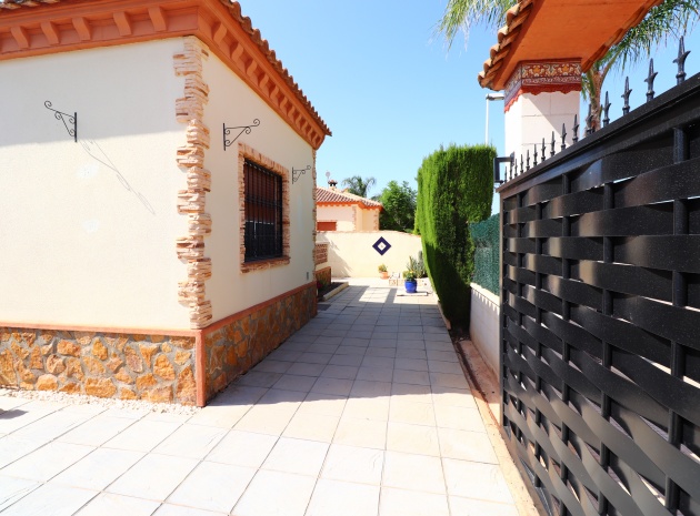 Resale - Villa - Formentera del Segura - Fincas de La Vega