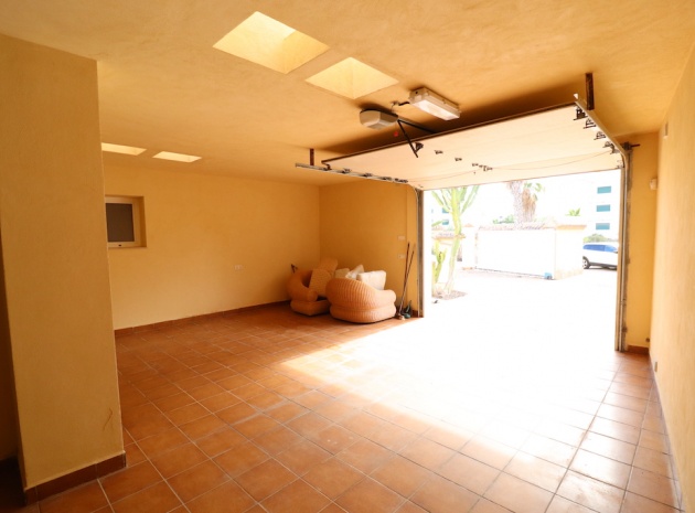 Resale - Villa - Villamartin - las filipinas