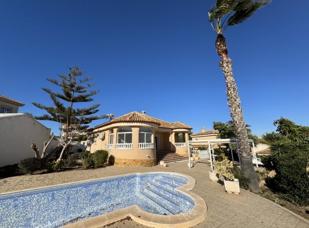 Resale - Villa - San Miguel de Salinas - torrestrella