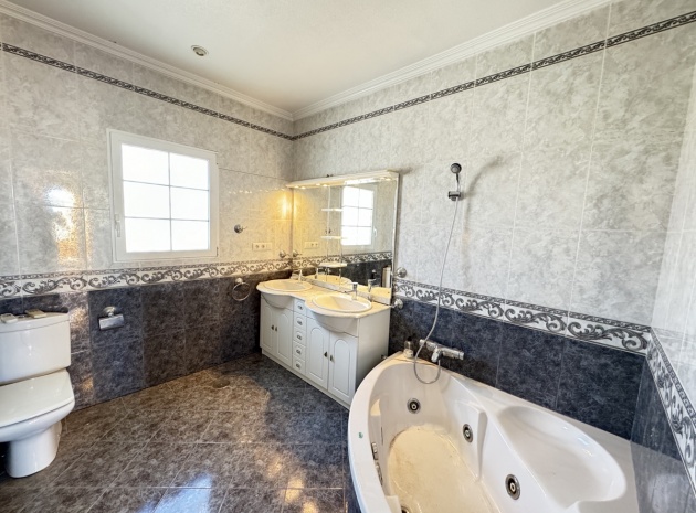 Resale - Villa - San Miguel de Salinas - torrestrella