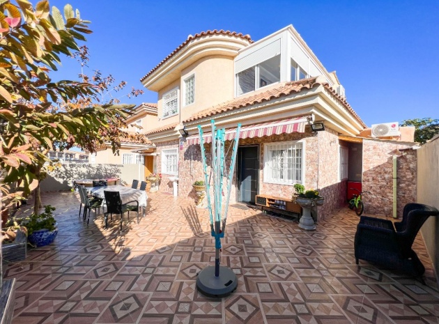 Resale - Villa - Punta Prima