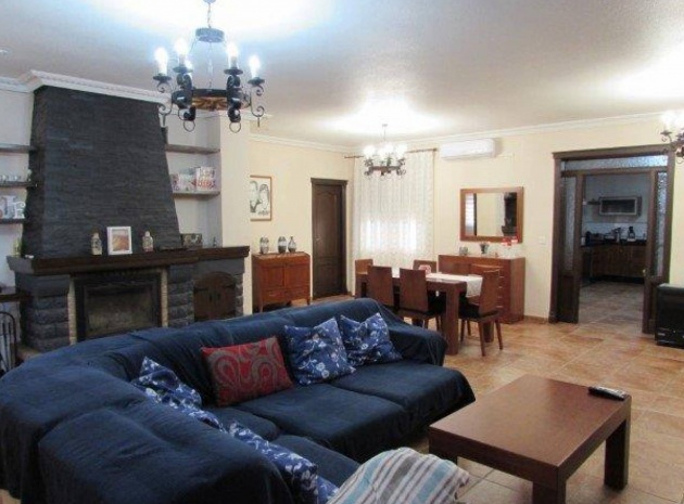 Resale - Country Property - Dolores