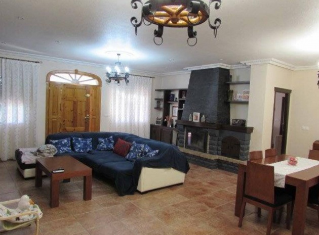 Resale - Country Property - Dolores