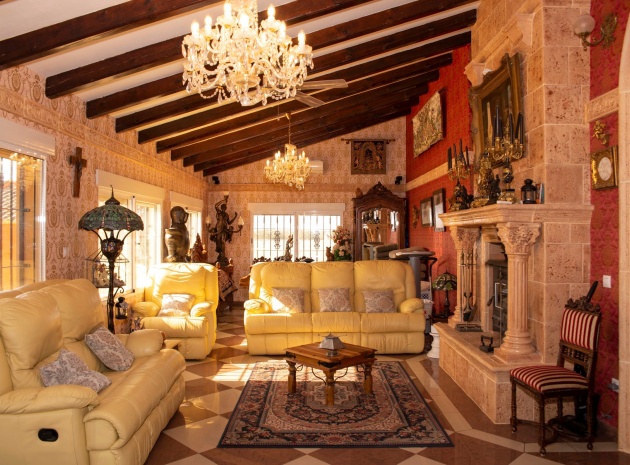 Återförsäljning - Country Property - Dolores