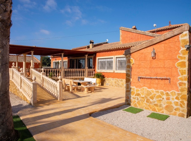 Återförsäljning - Country Property - Dolores