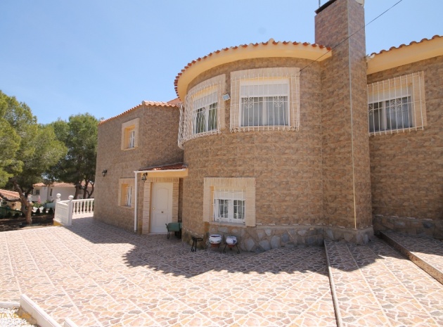 Återförsäljning - Villa - Pilar de la Horadada - Pinar De Campoverde
