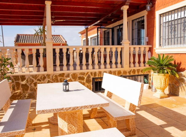 Återförsäljning - Country Property - Dolores