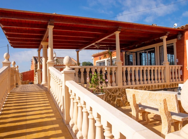 Återförsäljning - Country Property - Dolores