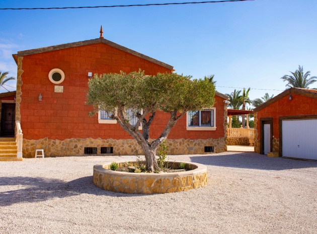 Återförsäljning - Country Property - Dolores