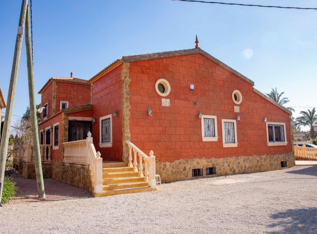 Återförsäljning - Country Property - Dolores