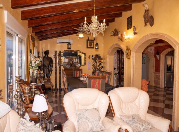 Återförsäljning - Country Property - Dolores