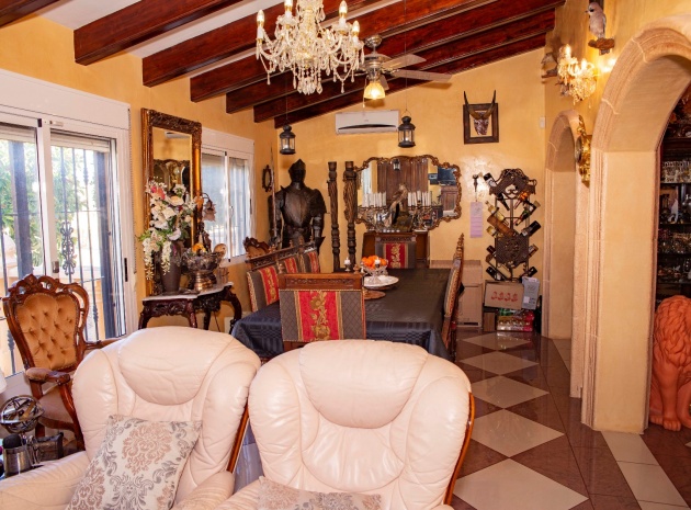 Återförsäljning - Country Property - Dolores