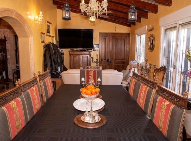 Återförsäljning - Country Property - Dolores