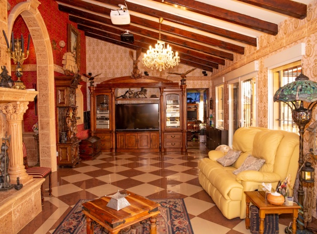 Återförsäljning - Country Property - Dolores