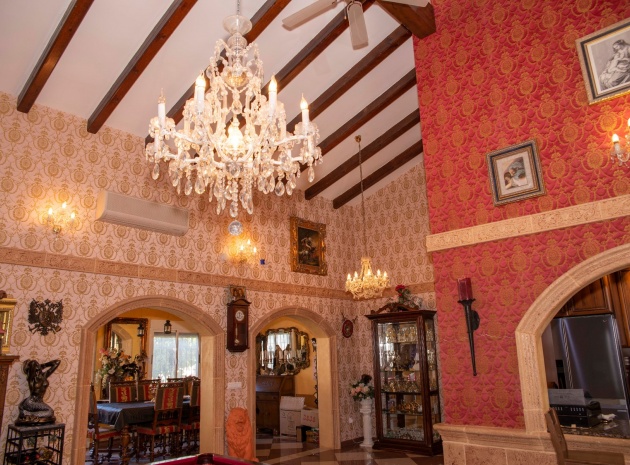 Återförsäljning - Country Property - Dolores