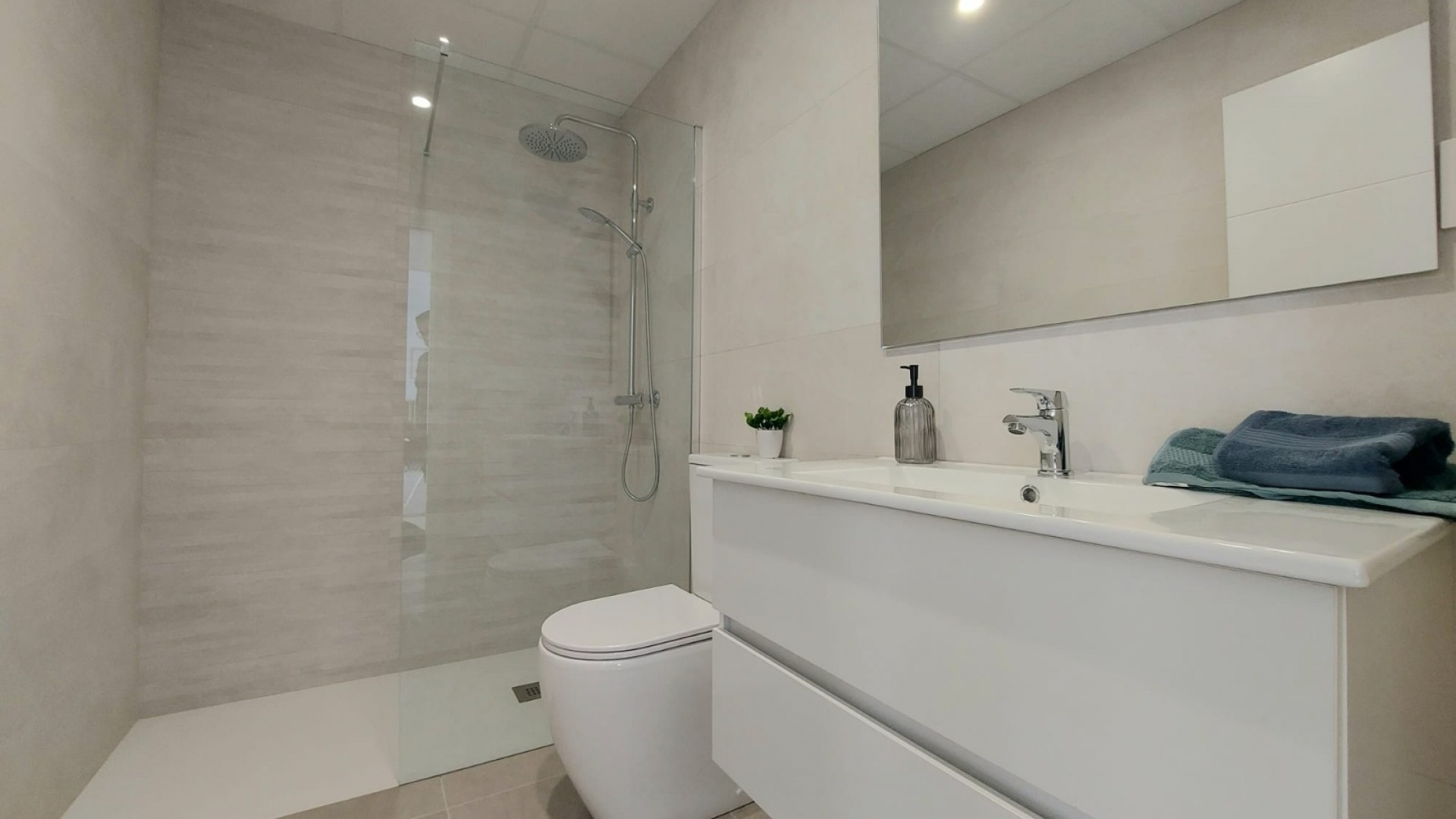 Neubau - Villa - Roldan