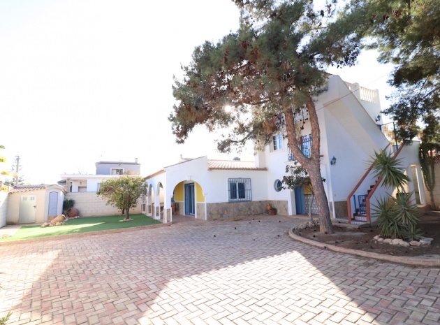 Resale - Villa - Villamartin - Los Dolses