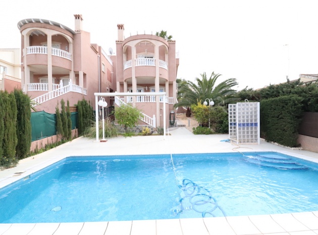 Resale - Villa - Los Balcones