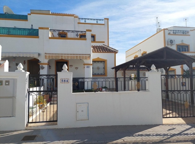 Resale - Townhouse - Los Montesinos - Entre Naranjos
