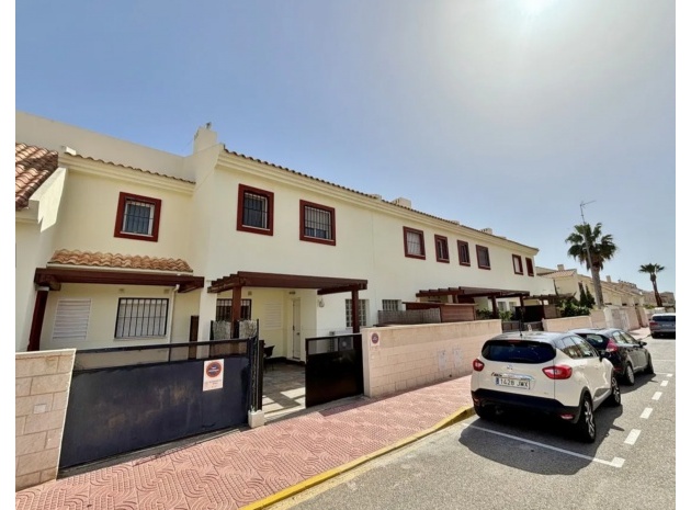 Resale - Townhouse - Ciudad Quesada