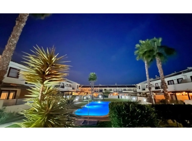 Resale - Townhouse - Ciudad Quesada